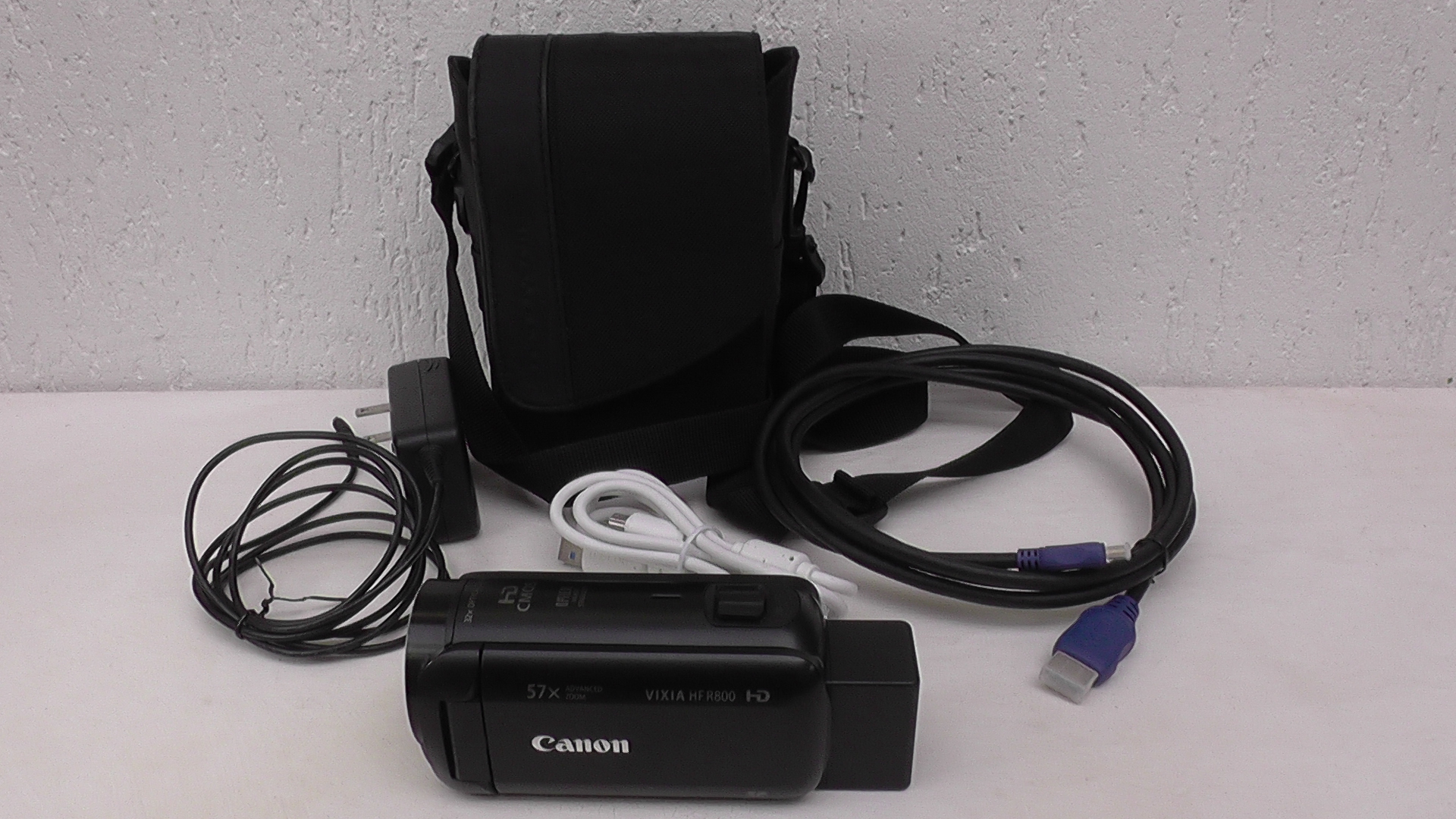 Filmadora canon hf-r800 de filmagem pequena e usada com grande poder a companheira ideal para o videomaker. - Imagem 3