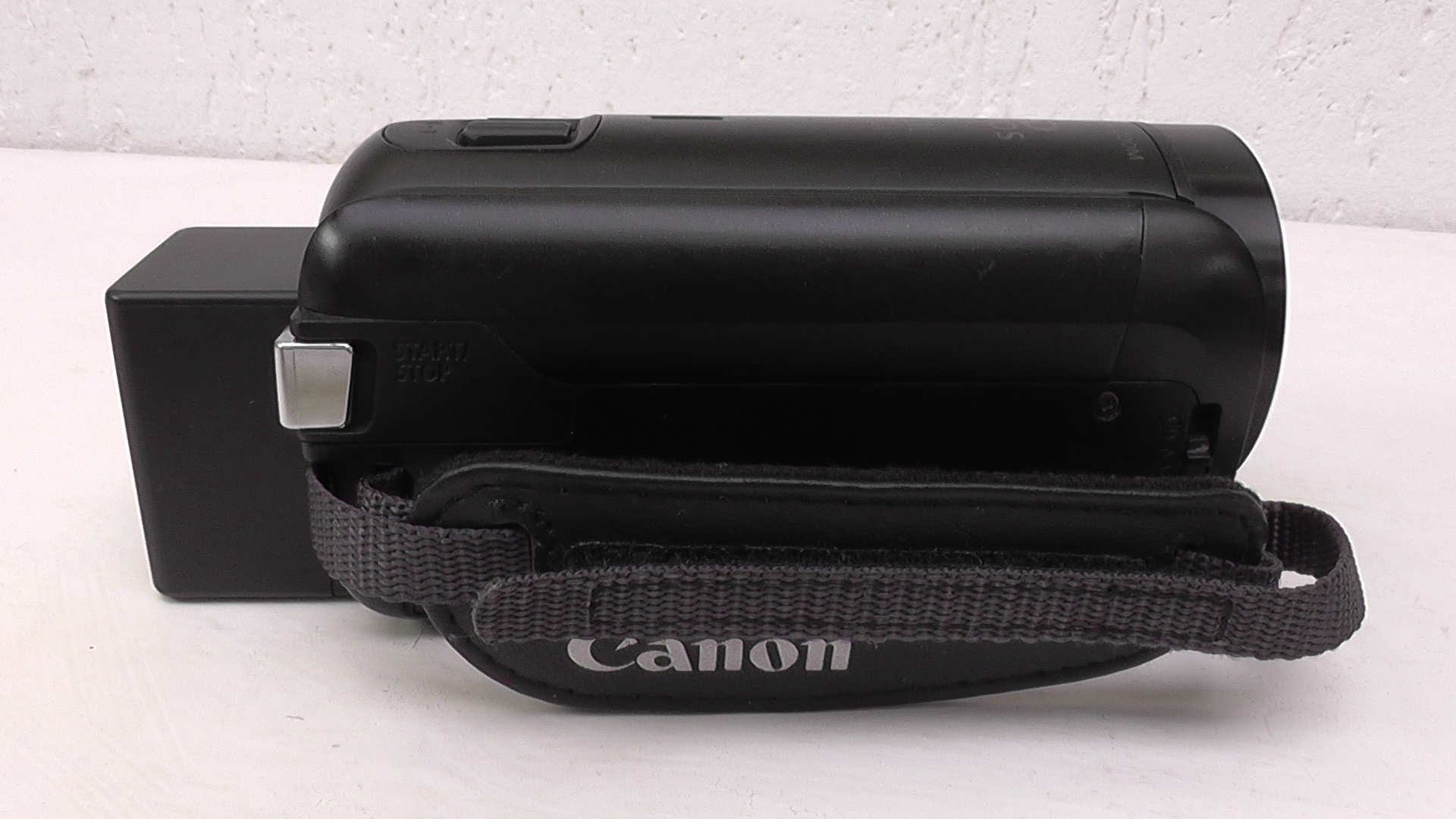 Filmadora canon hf-r800 de filmagem pequena e usada com grande poder a companheira ideal para o videomaker. - Imagem 11