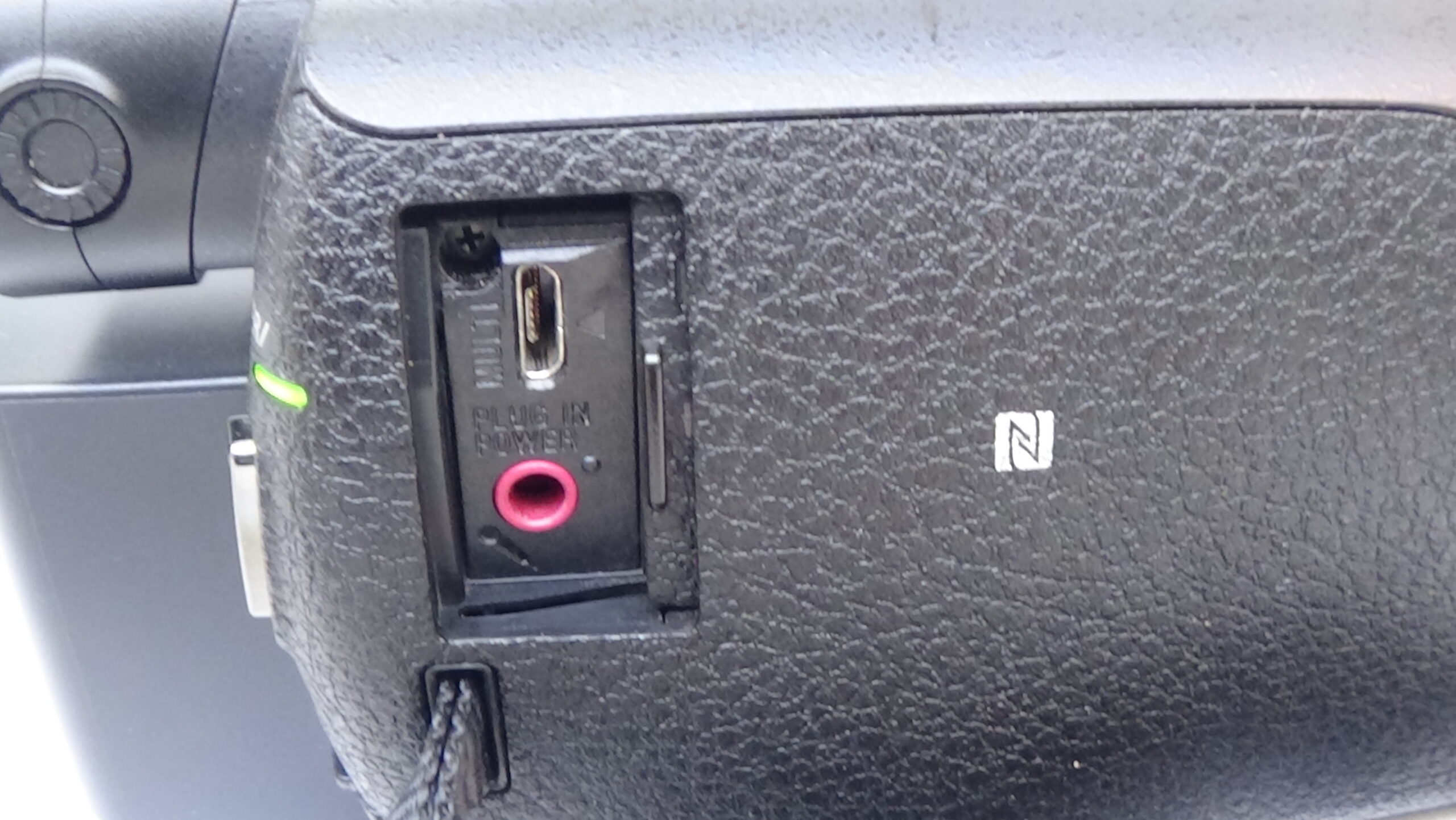 filmadora sony hxr-mc2500 alta definição e zoom potente. recursos inovadores para você. - Imagem 6
