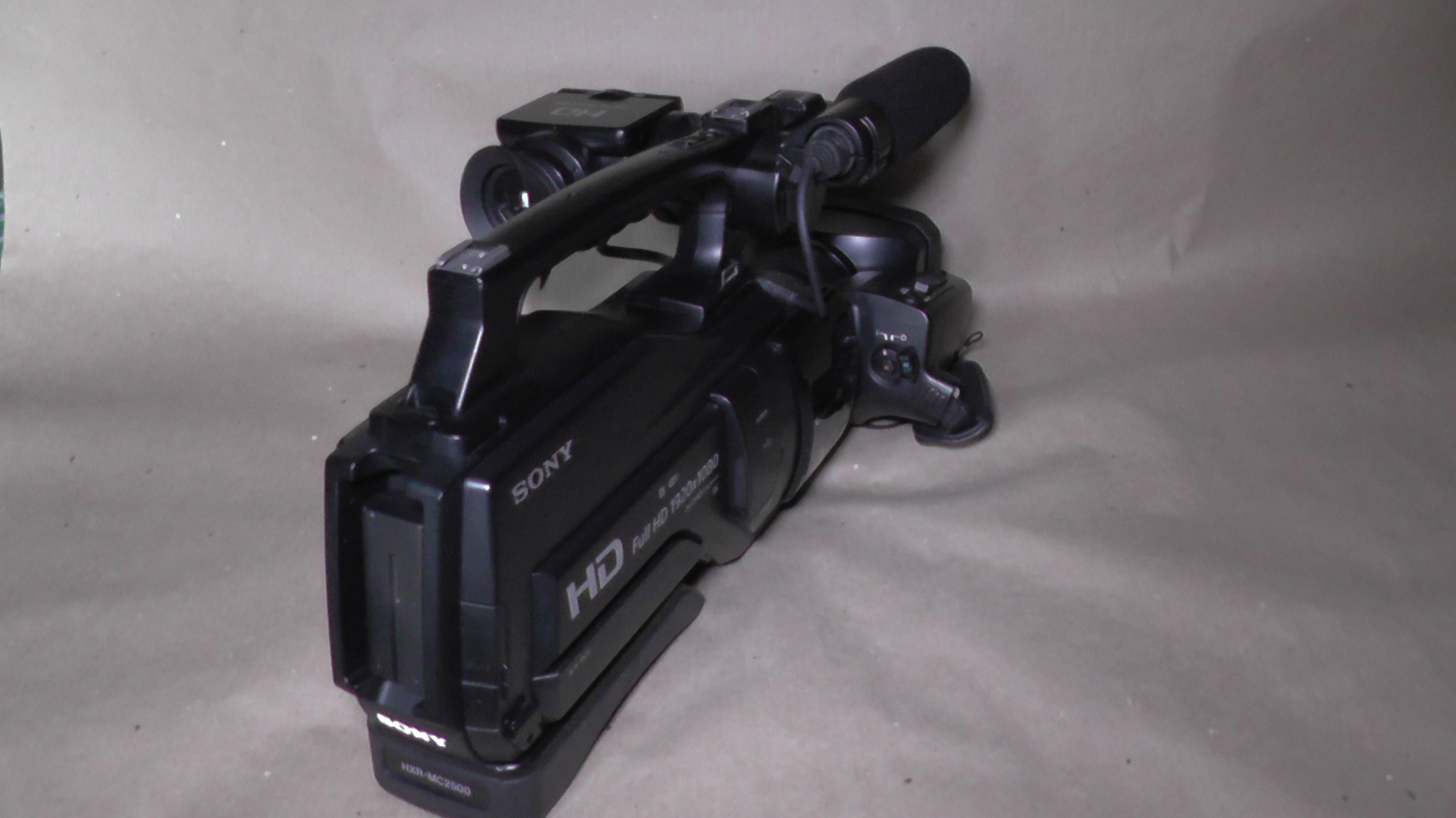 filmadora sony hxr-mc2500 alta definição e zoom potente. recursos inovadores para você. - Imagem 9